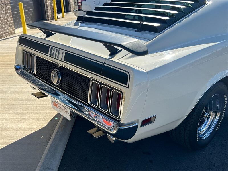 Unknown-Mustang-1970-White-Black-18