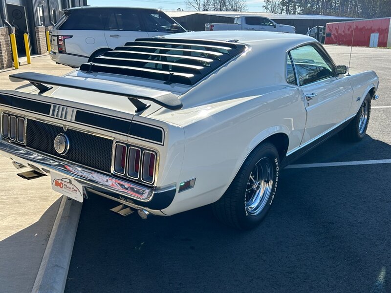 Unknown-Mustang-1970-White-Black-19