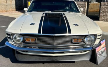 Unknown-Mustang-1970-White-Black-2
