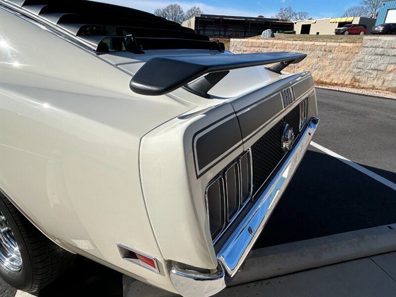 Unknown-Mustang-1970-White-Black-27