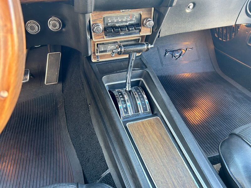 Unknown-Mustang-1970-White-Black-35