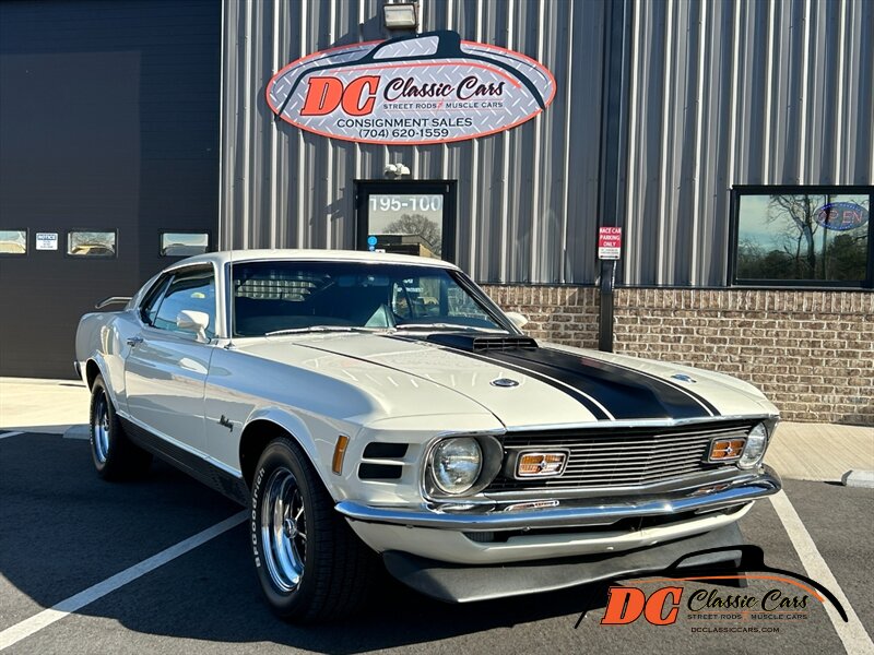 Unknown-Mustang-1970-White-Black-43