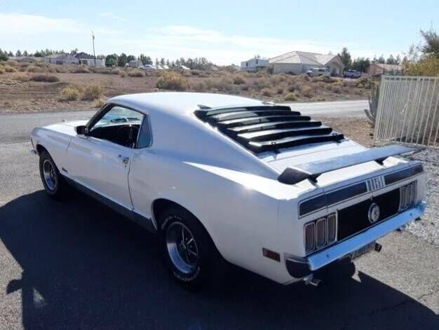Unknown-Mustang-1970-WhiteBlack-3