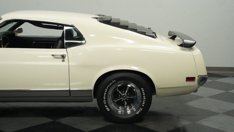 Unknown-Mustang-1970-Wimbledon-White-Black-25
