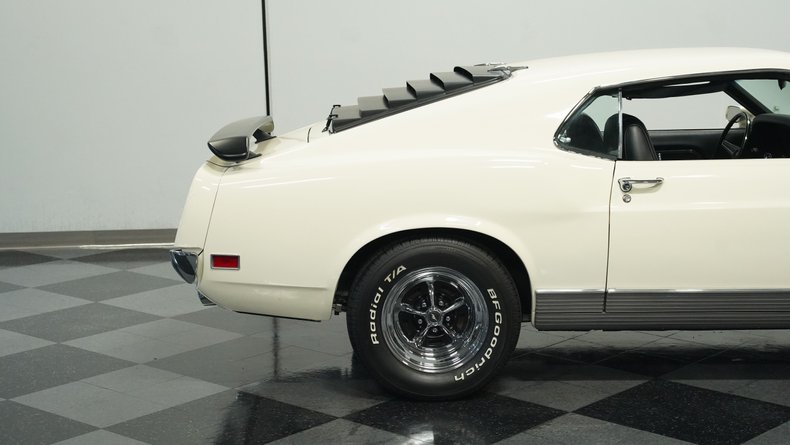Unknown-Mustang-1970-Wimbledon-White-Black-29