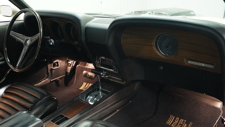 Unknown-Mustang-1970-Wimbledon-White-Black-47
