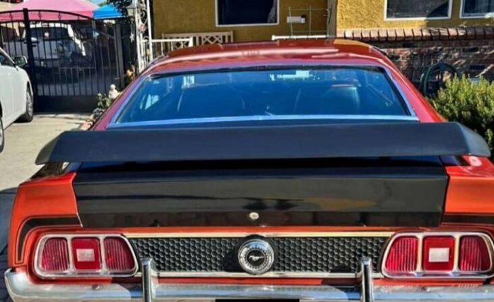Unknown-Mustang-1972-2-tone-Black-amp-Fire-2-tone-Black-amp-Fire-3