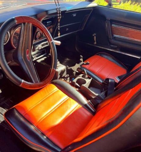 Unknown-Mustang-1972-2-tone-Black-amp-Fire-2-tone-Black-amp-Fire-4