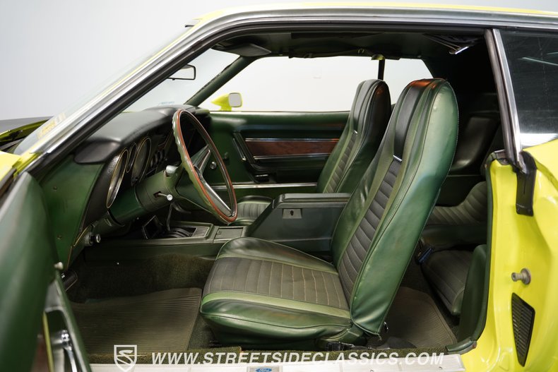 Unknown-Mustang-1972-Bright-Lime-Green-38