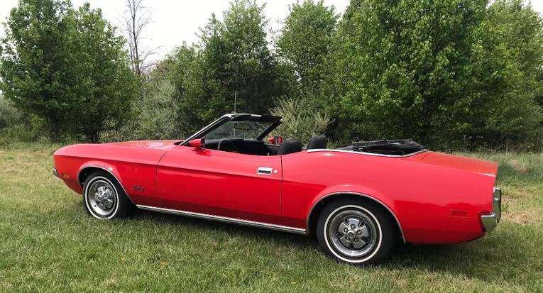 Unknown-Mustang-1972-Red-Black-11