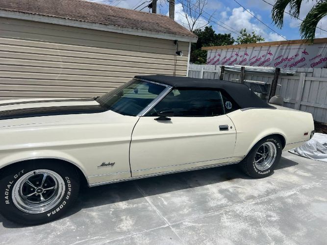 Unknown-Mustang-1972-White-3