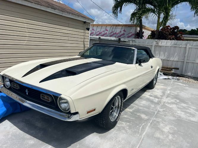 Unknown-Mustang-1972-White