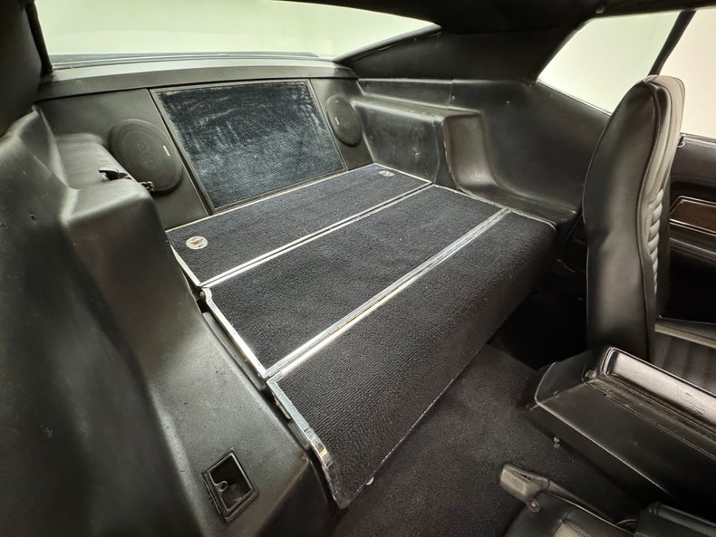 Unknown-Mustang-1973-Ivy-Glow-Black-36