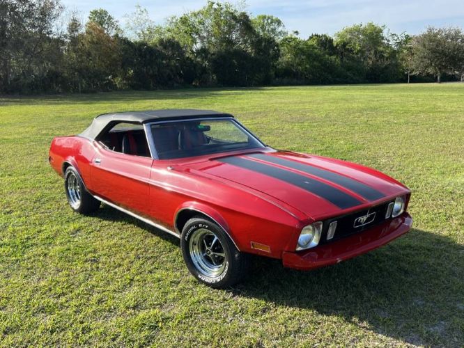 Unknown-Mustang-1973-Red-RedBlack