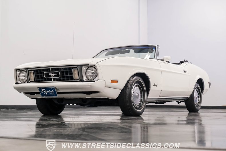 Unknown-Mustang-1973-White-Black-35