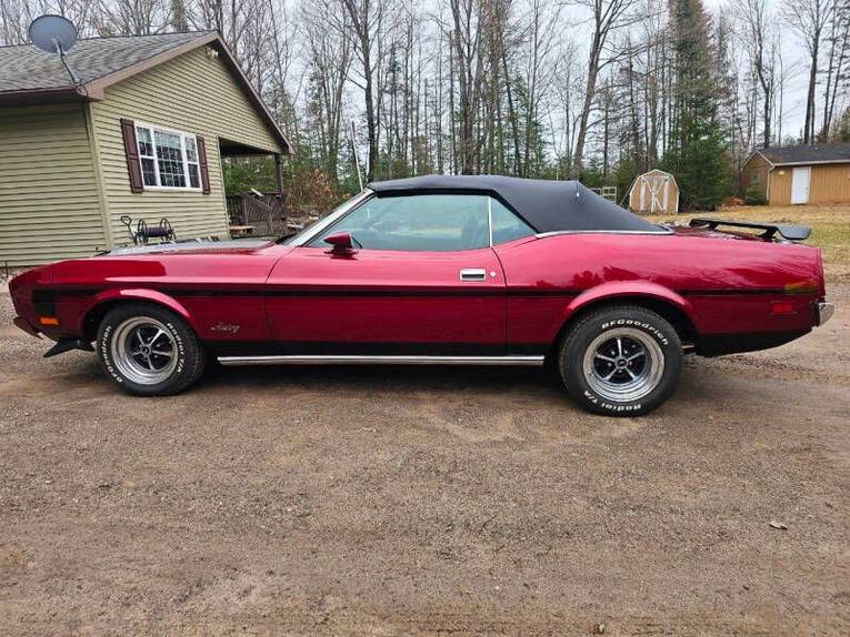 Unknown-Mustang-1973-maroon-Black-20