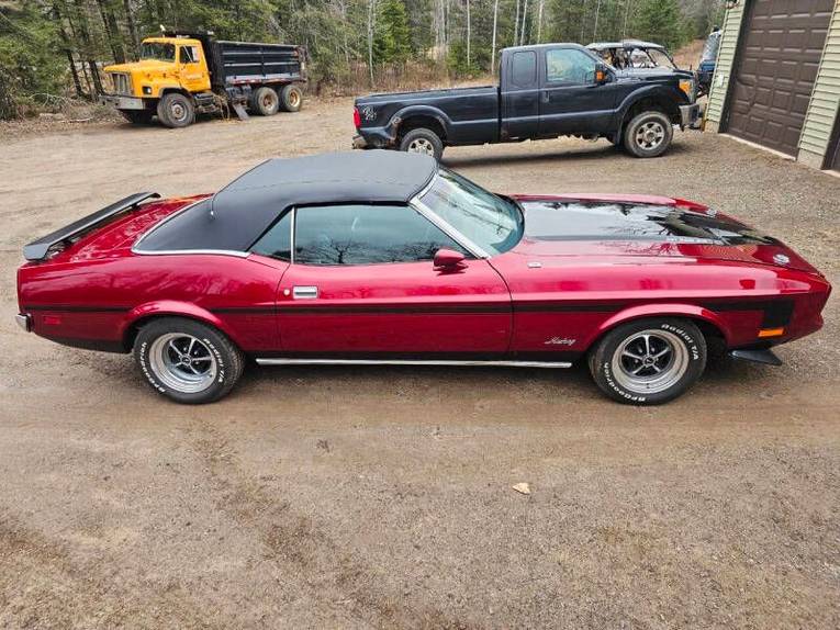 Unknown-Mustang-1973-maroon-Black-23