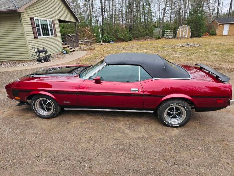 Unknown-Mustang-1973-maroon-Black-24