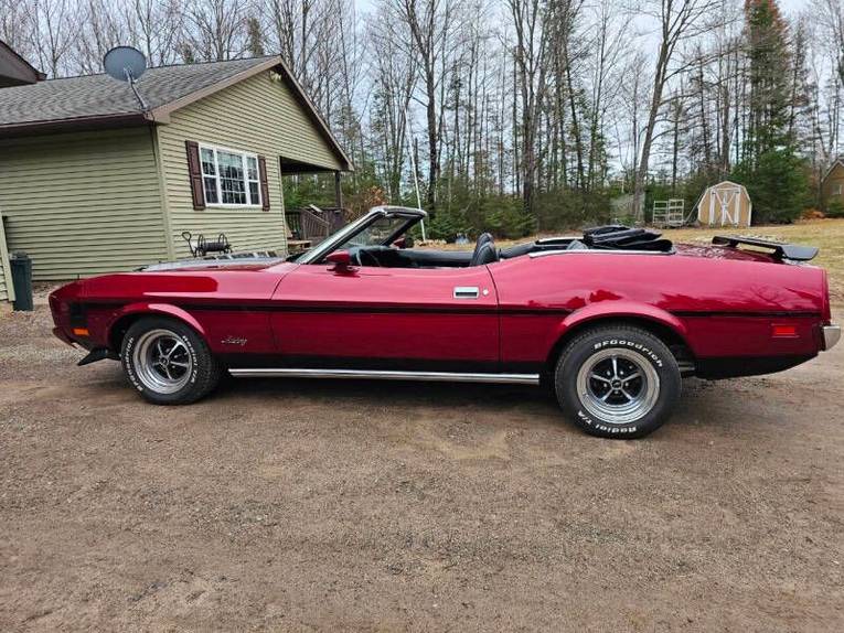 Unknown-Mustang-1973-maroon-Black-3
