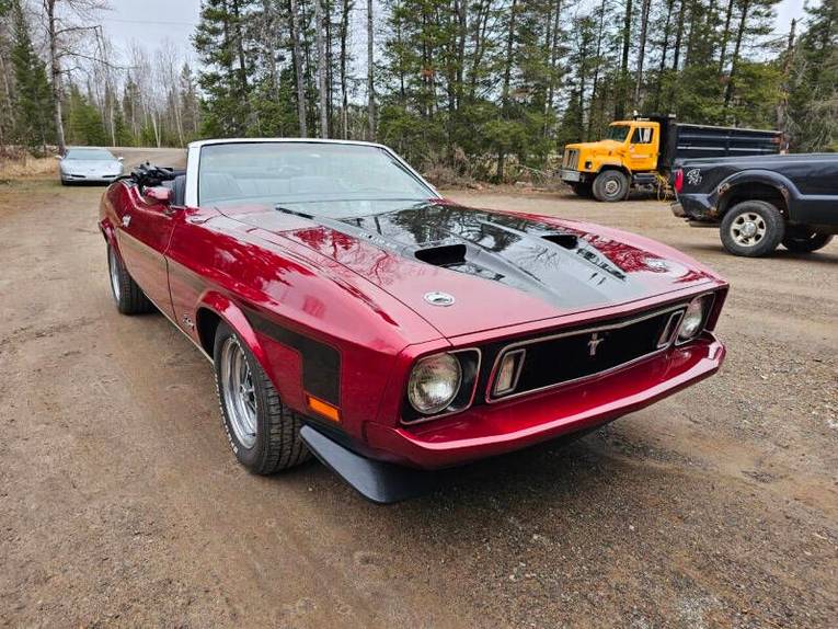 Unknown-Mustang-1973-maroon-Black-43