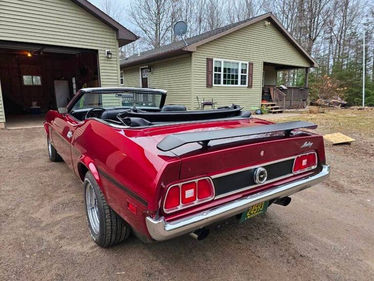 Unknown-Mustang-1973-maroon-Black-45