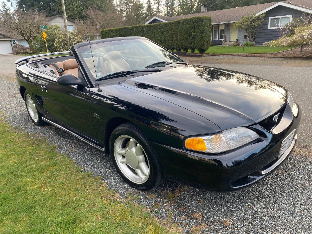 Unknown-Mustang-gt-convertible-1995-black-1