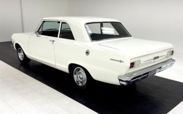 Unknown-Nova-1965-Ermine-White-Black-2