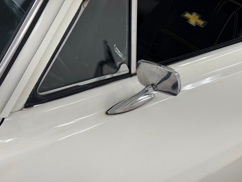 Unknown-Nova-1965-Ermine-White-Black-23
