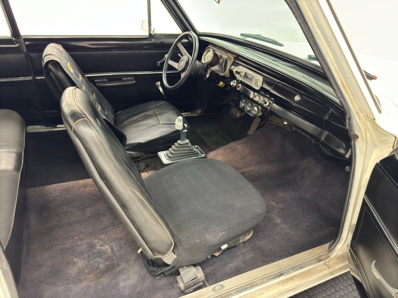 Unknown-Nova-1965-Ermine-White-Black-44