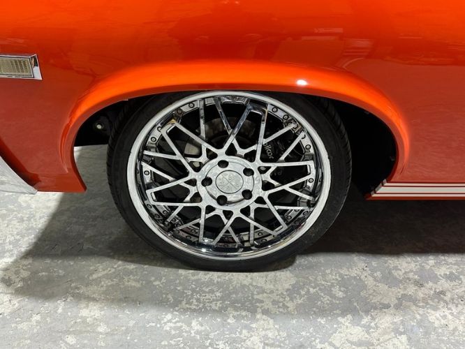 Unknown-Nova-1968-Hugger-Orange-Black-25