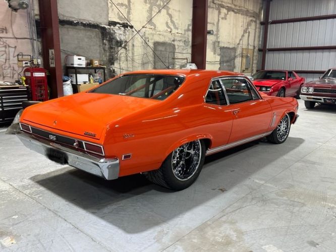 Unknown-Nova-1968-Hugger-Orange-Black-31
