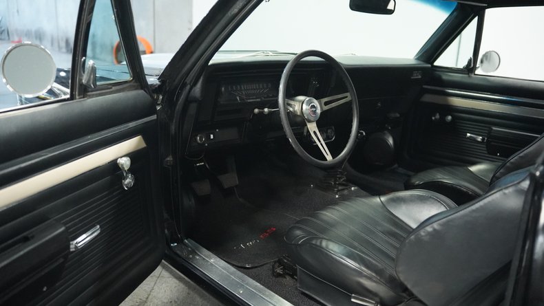 Unknown-Nova-1970-Black-Black-10