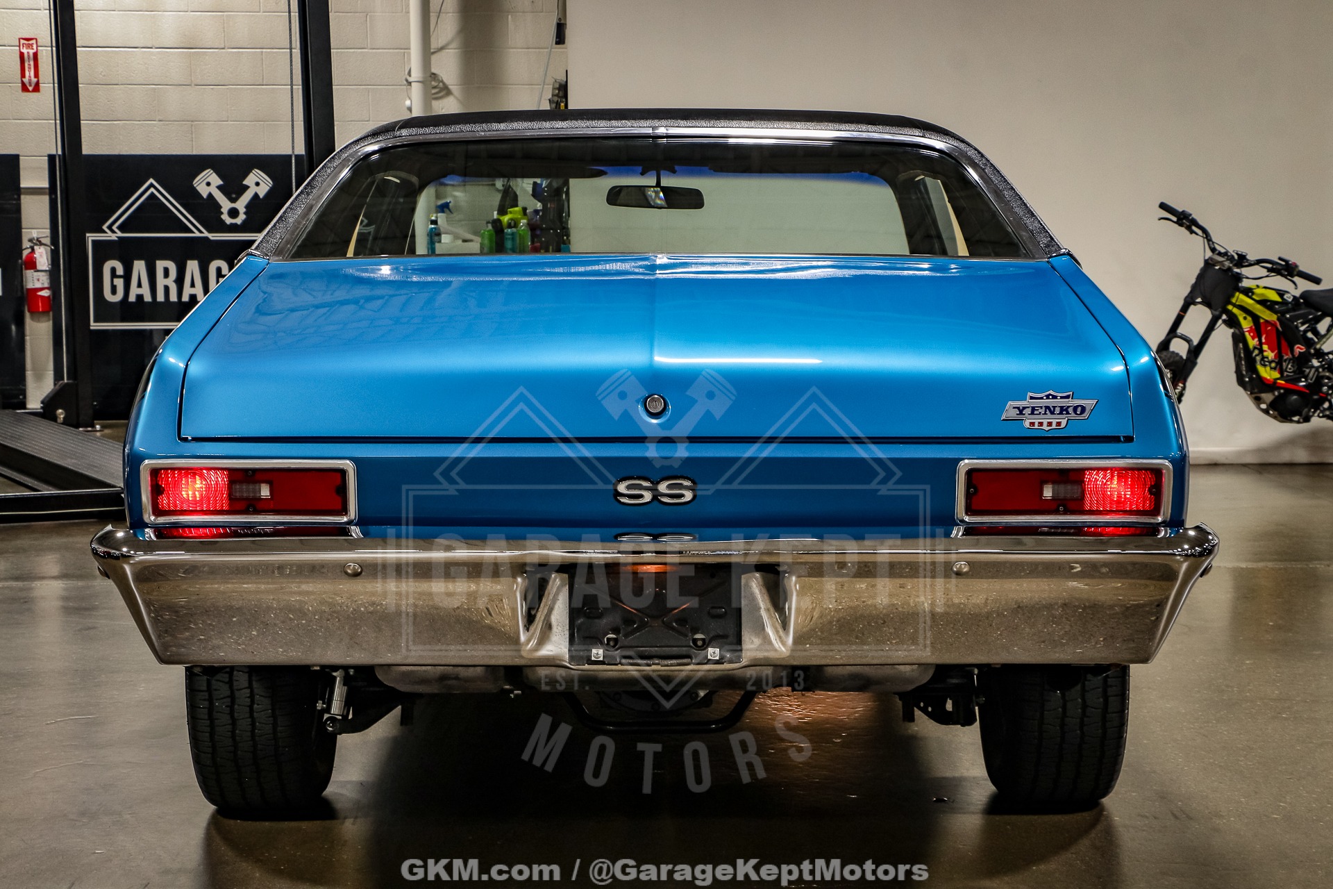 Unknown-Nova-1970-Blue-Black-12