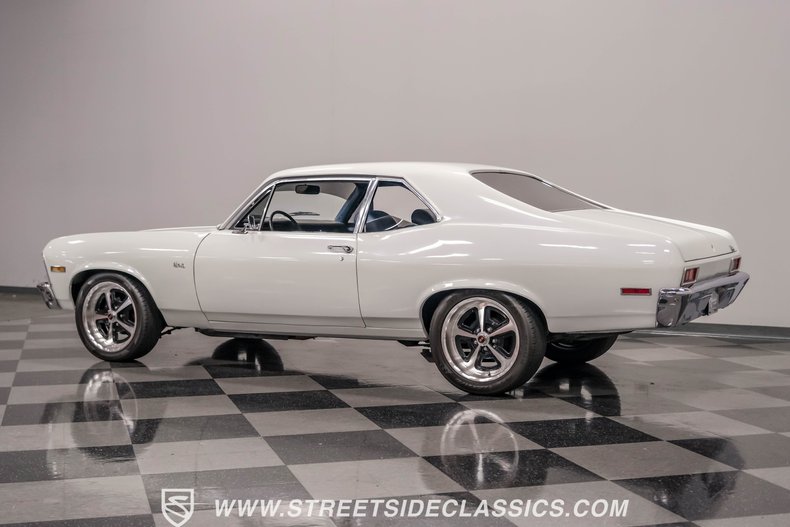 Unknown-Nova-1971-White-Blue-24