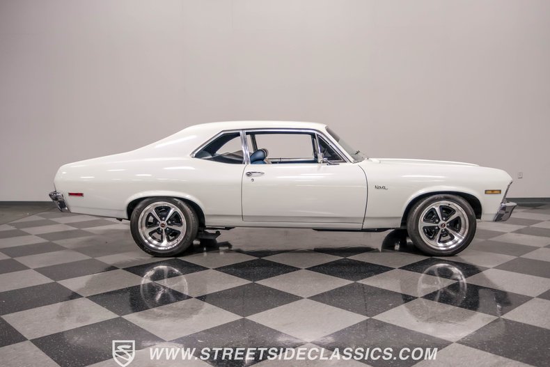 Unknown-Nova-1971-White-Blue-30
