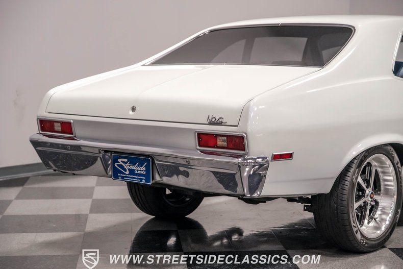 Unknown-Nova-1971-White-Blue-39