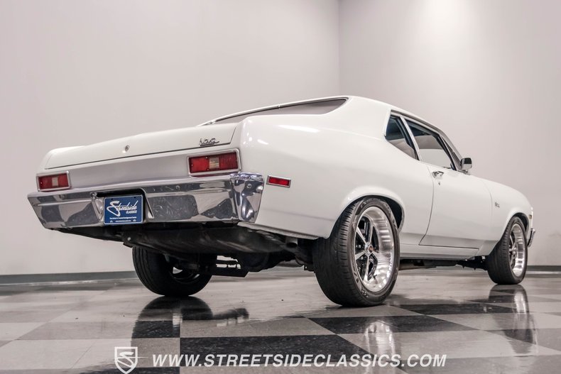 Unknown-Nova-1971-White-Blue-41