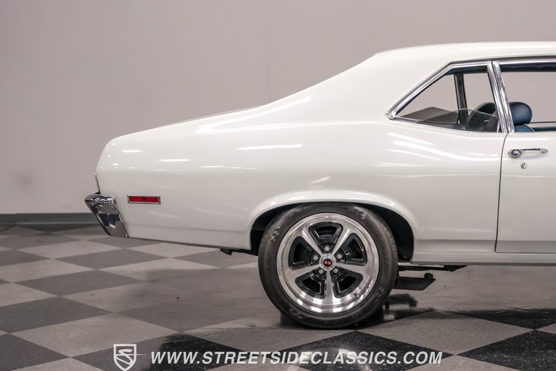 Unknown-Nova-1971-White-Blue-42