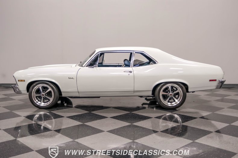 Unknown-Nova-1971-White-Blue