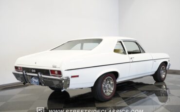 Unknown-Nova-1972-Antique-White-White-34