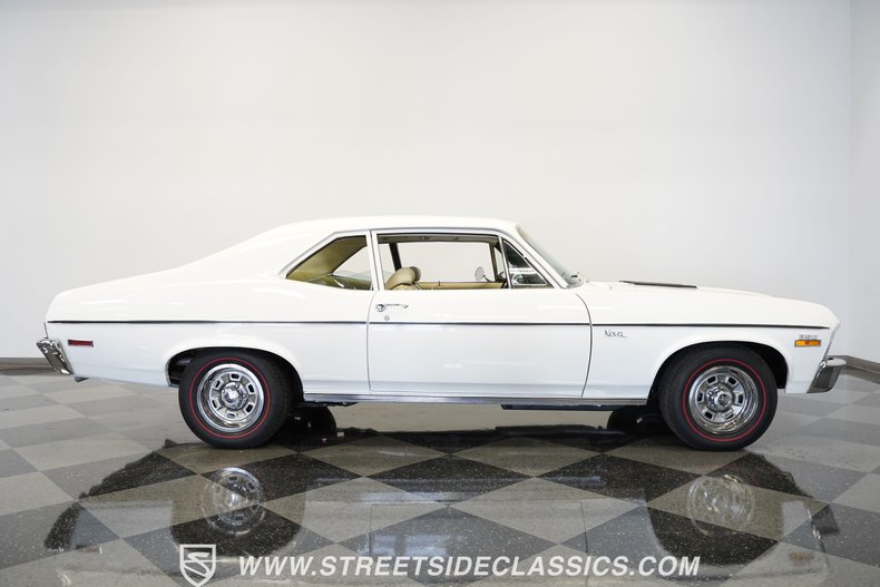 Unknown-Nova-1972-Antique-White-White-36