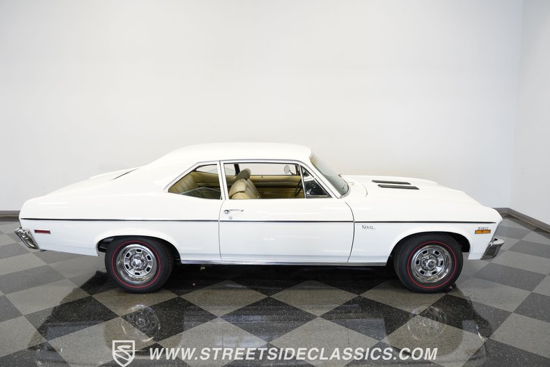 Unknown-Nova-1972-Antique-White-White-37