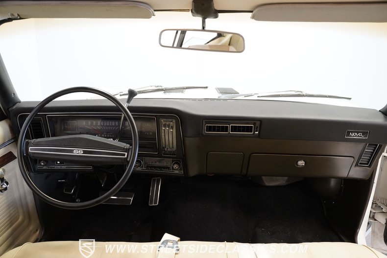 Unknown-Nova-1972-Antique-White-White-6