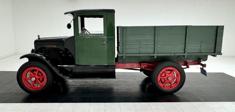 Unknown-Other-1930-Green-Black-1