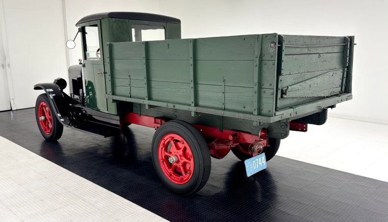 Unknown-Other-1930-Green-Black-2