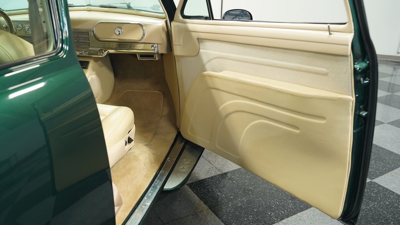 Unknown-Other-1946-Green-Metallic-Cream-41