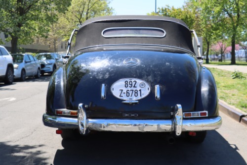 Unknown-Other-1954-Black-Red-2