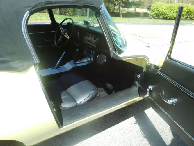 Unknown-Other-1962-Primrose-Yellow-Black-14