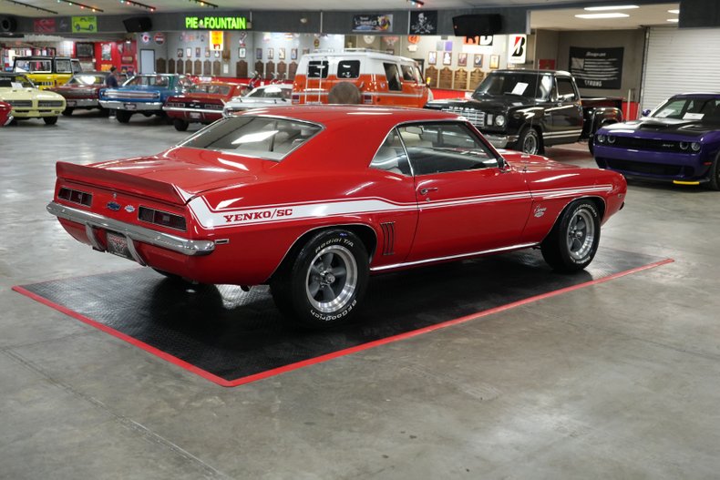 Unknown-Other-1969-Red-White-4
