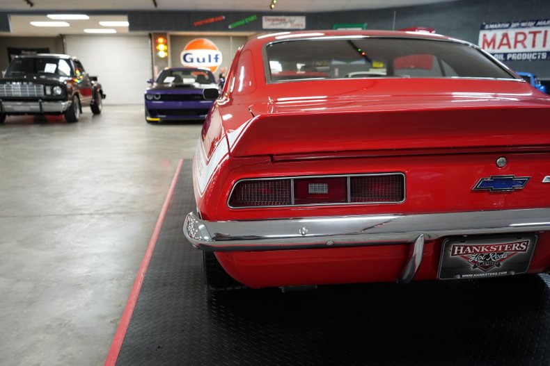 Unknown-Other-1969-Red-White-43